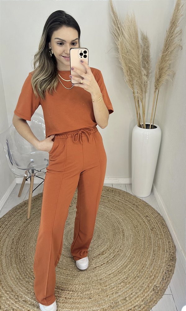 Conjunto moletinho calça e blusa