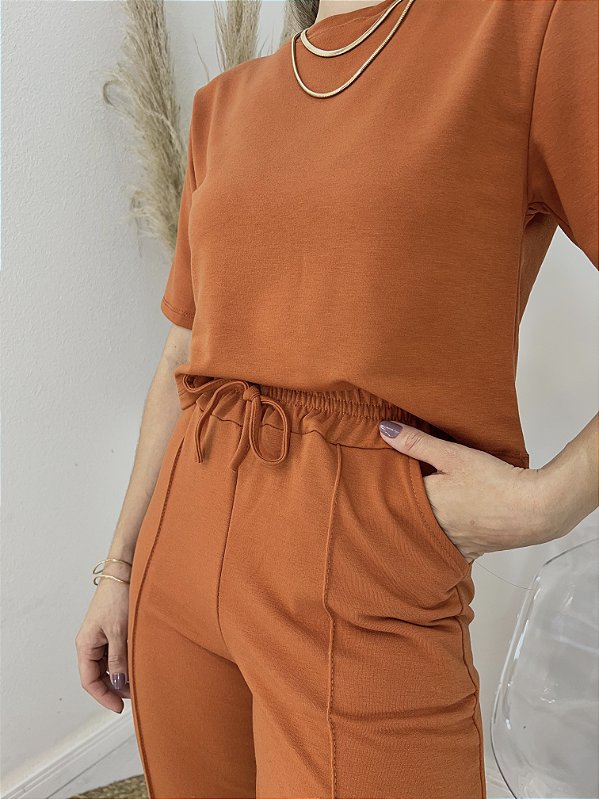 Conjunto moletinho calça e blusa