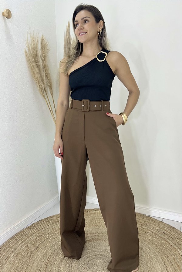 Calça pantalona alfaiataria com cinto marrom
