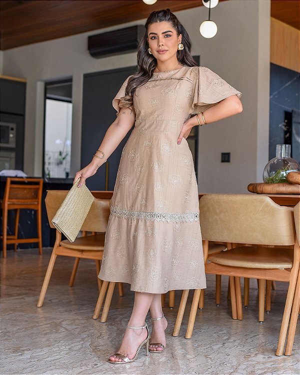 vestido com Tómas e manga Flare Café com leite Midi