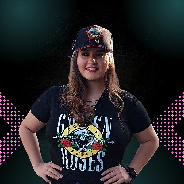 Tshirt feminina com ilhós - Guns
