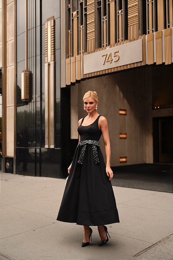 Vestido Mídi Rodado em Crepe Det. Laços com Aplicação de Pérolas