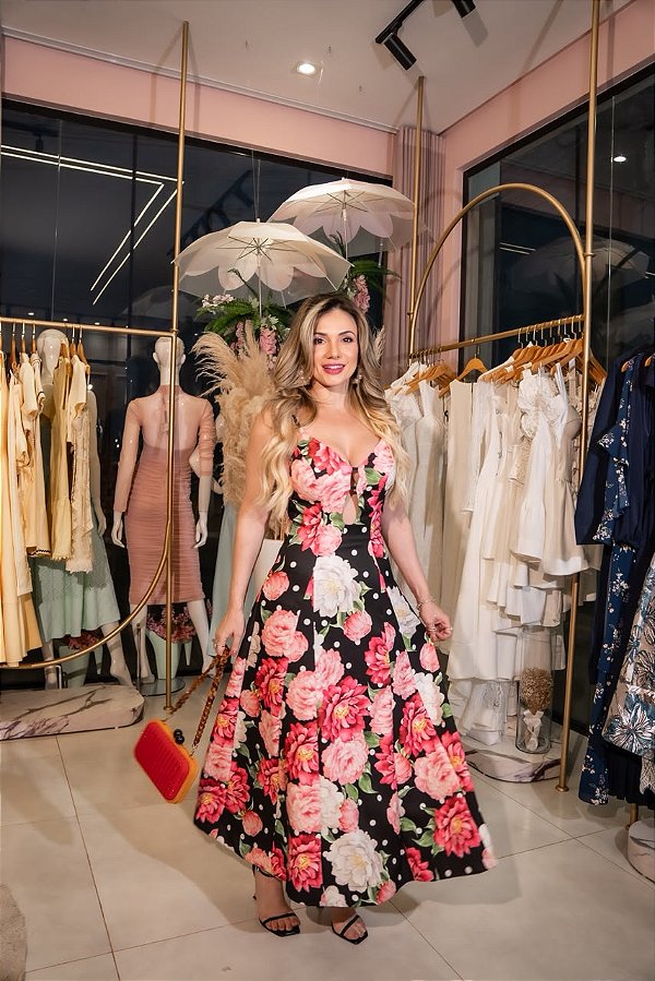 Vestido midi max floral rosa com fundo preto de póa