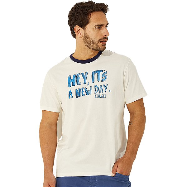 Camiseta Colcci New Day V23 Off White Masculino