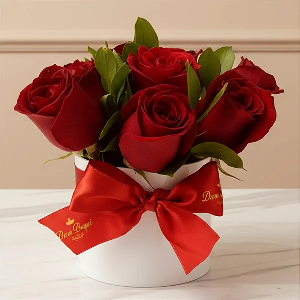 Box de Rosa Branco com Folhagem