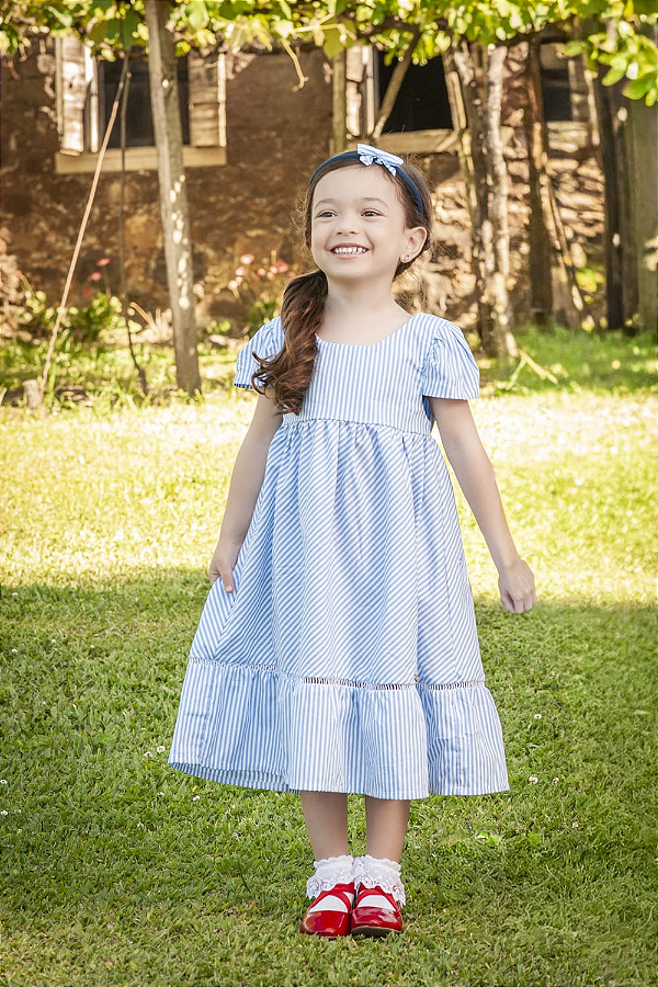 Vestido em Tricoline Branco com Listras