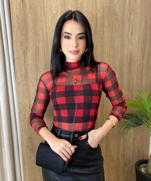 Blusa de Tule Manga Longa Modela ao Corpo