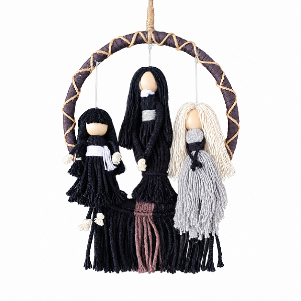 Guirlanda Halloween Mulheres Addams Macramé