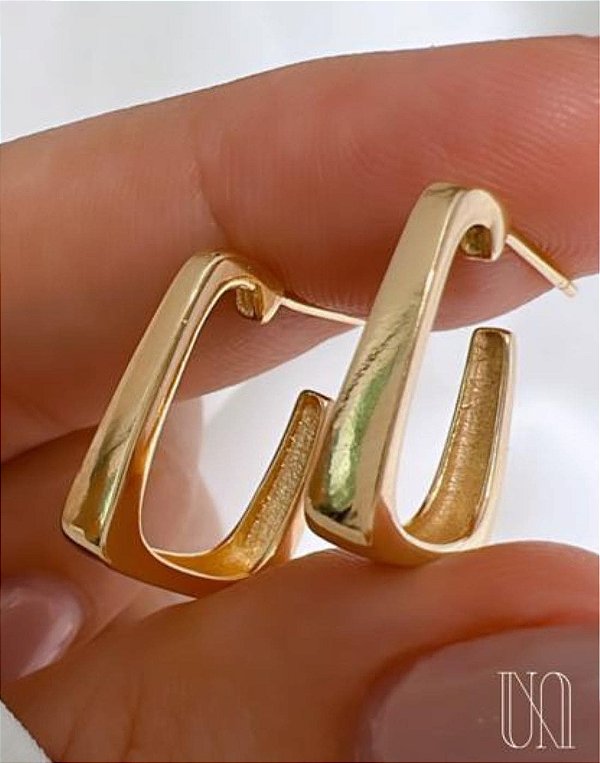 Argola Quadrada Lisa Folheada a Ouro 18K