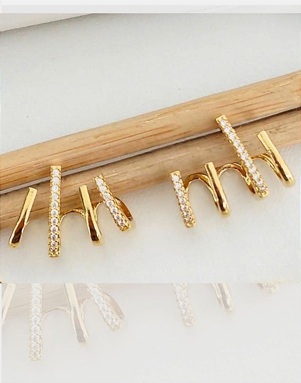 Brinco Ear Cuff Grade Folheado a Ouro 18K com Detalhes de Zircônia