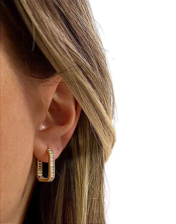 Brinco Argola Retangular Cravejada de Zircônia Folheada a Ouro 18K
