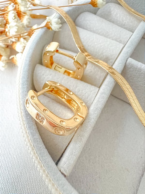 Brinco Argola Retangular com Detalhe em Zircônia Banhada a Ouro 18K