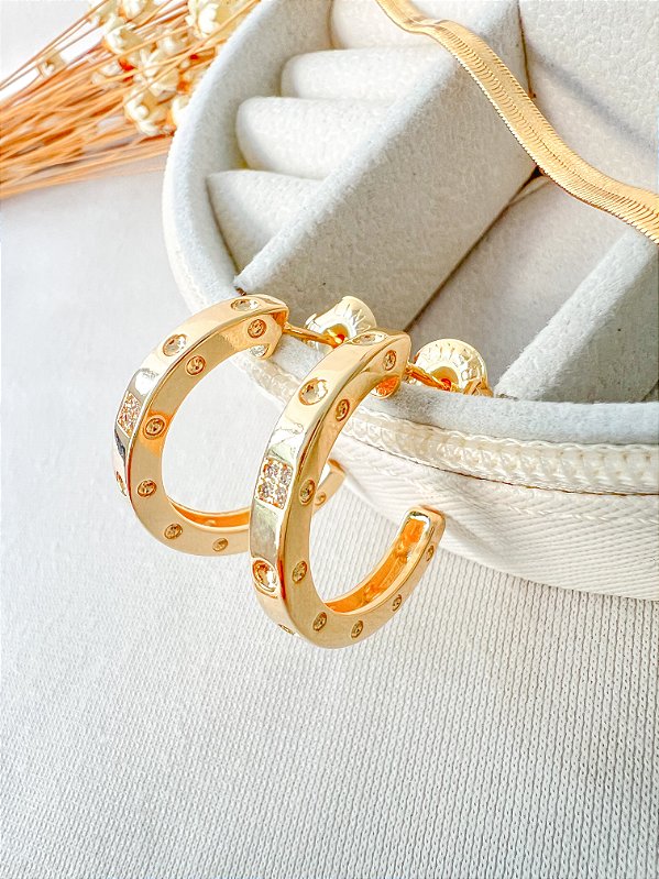 Brinco Argola com Detalhe em Zircônia