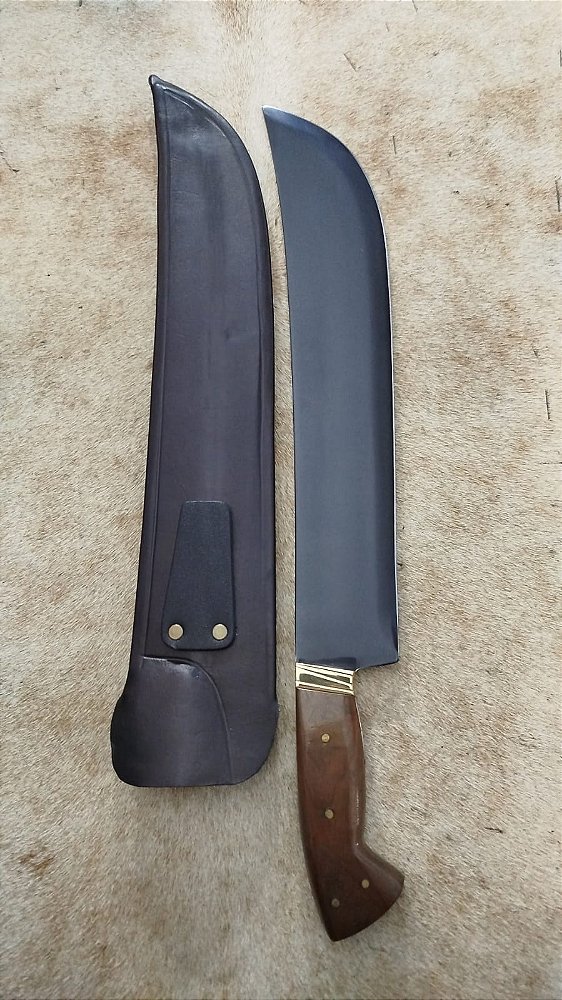 FACÃO COM BAINHA DE COURO