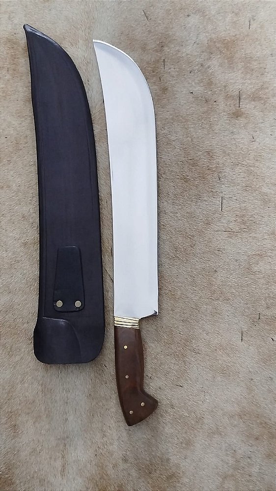 FACÃO COM BAINHA DE COURO