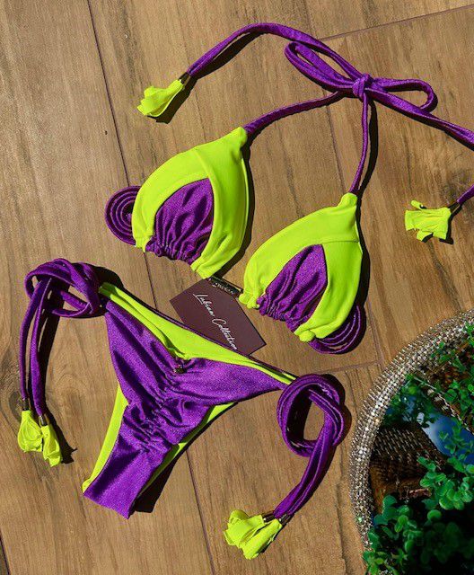 Biquíni Santorini Recortes  Lilás com Neon Reversível e Empina Bumbum