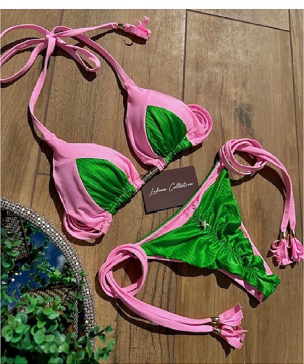 Biquíni Santorini Recortes  Rosa Candy com Verde Bandeira  Reversível e Empina Bumbum