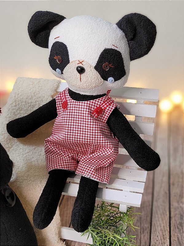 Urso Panda roupa vermelha
