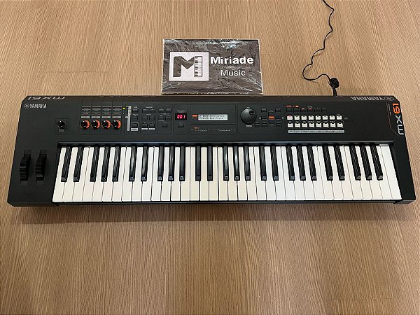 Teclado Sintetizador Yamaha MX61 V2 Preto - Produto seminovo