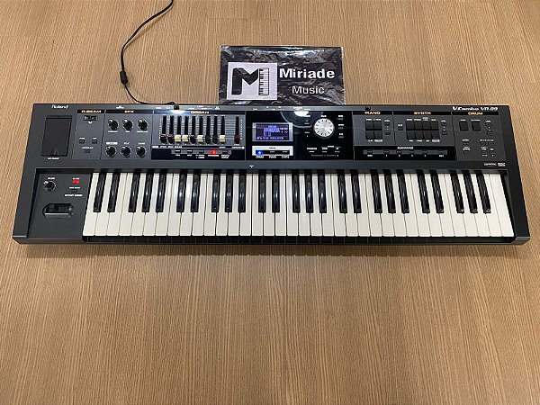 Teclado Roland VR 09 V Combo - Produto Usado