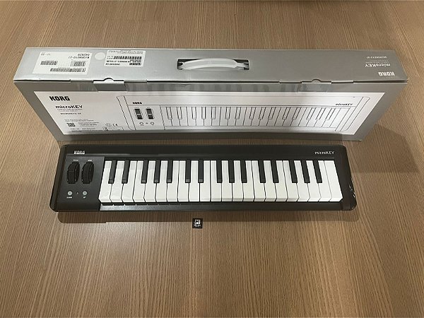 Teclado controlador Midi USB Korg Microkey de 25 teclas - Em Estado de Novo