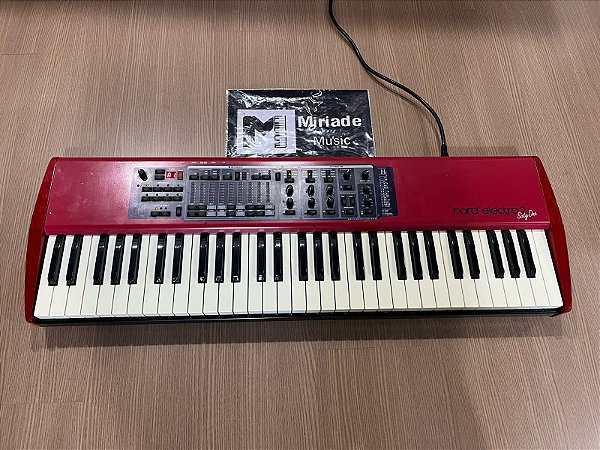 Teclado Sintetizador Nord Electro 2 61 - Produto Usado