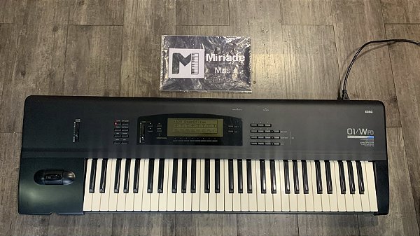 Teclado Workstation Korg 01/W - Produto Vintage