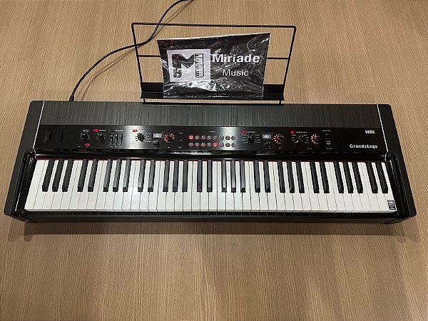 Teclado Stage Korg Grand Stage 73 + Porta Partituras - Produto Seminovo