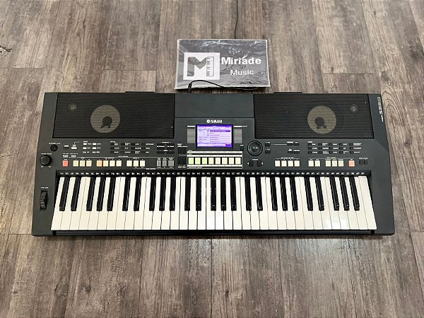 Teclado Arranjador Yamaha PSR S 550 - Produto Usado