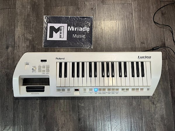 Teclado Sintetizador Lucina AX 09 - Produto Usado
