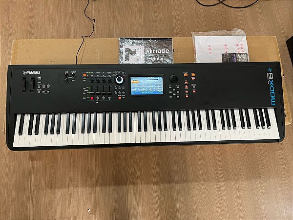 Teclado Sintetizador Yamaha MODX 8+ Plus + Pack de Timbres variados - Produto Seminovo