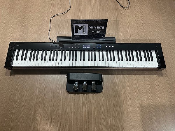 Piano Digital Casio PX S 6000 + Porta Partituras e Pedal Triplo - Produto Seminovo