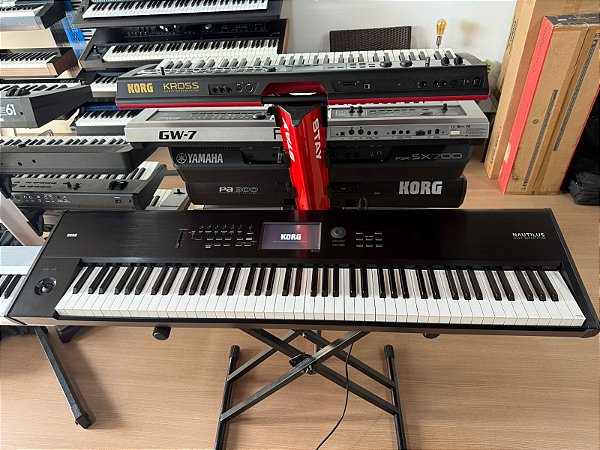 Teclado Korg Nautilus 88 + Packs timbres o Motif -  Produto Usado