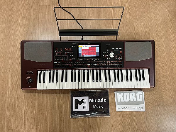 Teclado arranjador Korg PA 1000 + Porta partituras e Manuais - Produto Seminovo