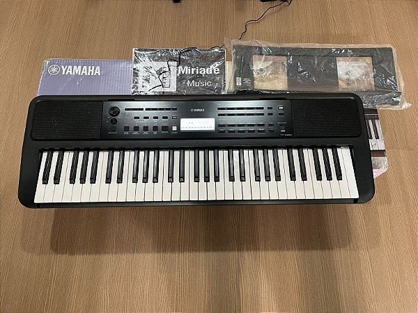 Teclado Yamaha PSR E 383 + Porta Partituras - Produto Siminovo