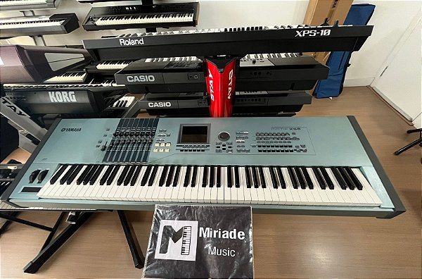 Teclado Workstation Yamaha Motif XS 8 - Produto Usado