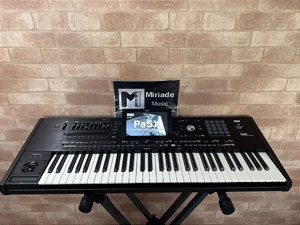 Teclado Arranjador PA 5X Pro 61 - Teclado Seminovo