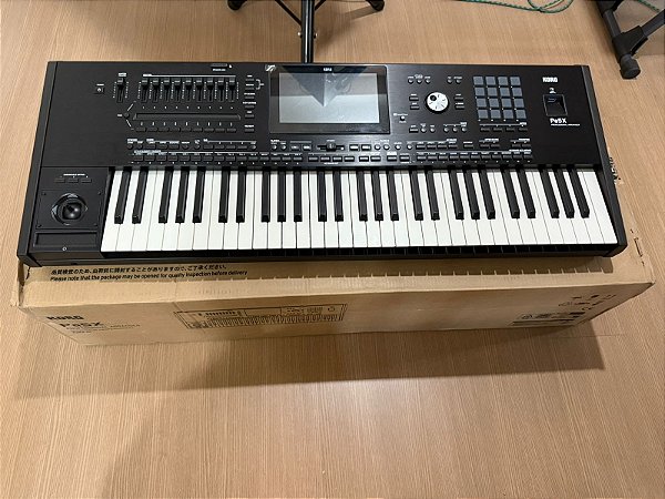 Teclado Arranjador PA 5X Pro 61 - Teclado Seminovo