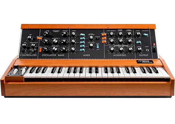 Sintetizador Analógico Moog Minimoog Model D - Produto Novo