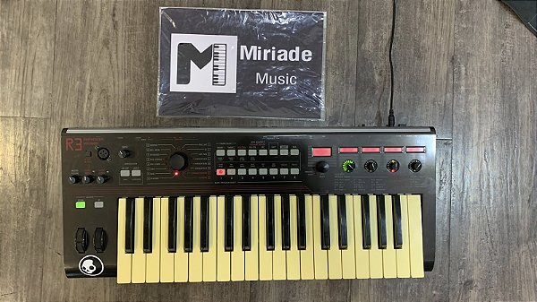 Teclado Sintetizador Korg R3 - Produto Usado