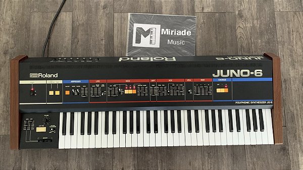 Sintetizador Analógico Juno 6 - Vintage de 1982