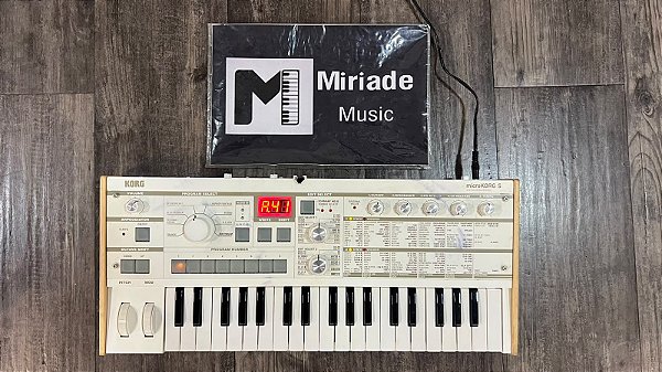 Sintetizador Analógico Korg MicroKorg S - Edição Especial - Produto Seminovo