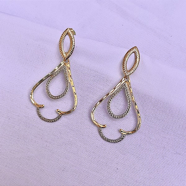 Brinco diamantado gota dupla