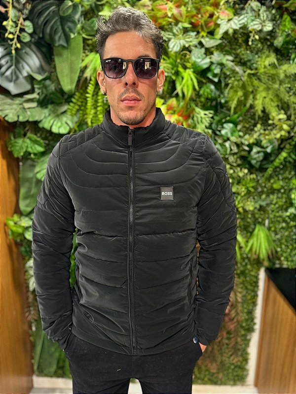 Jaqueta Puffer preta toque aveludado Boss