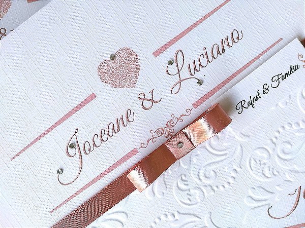 Convites de casamento com barrado em relevo