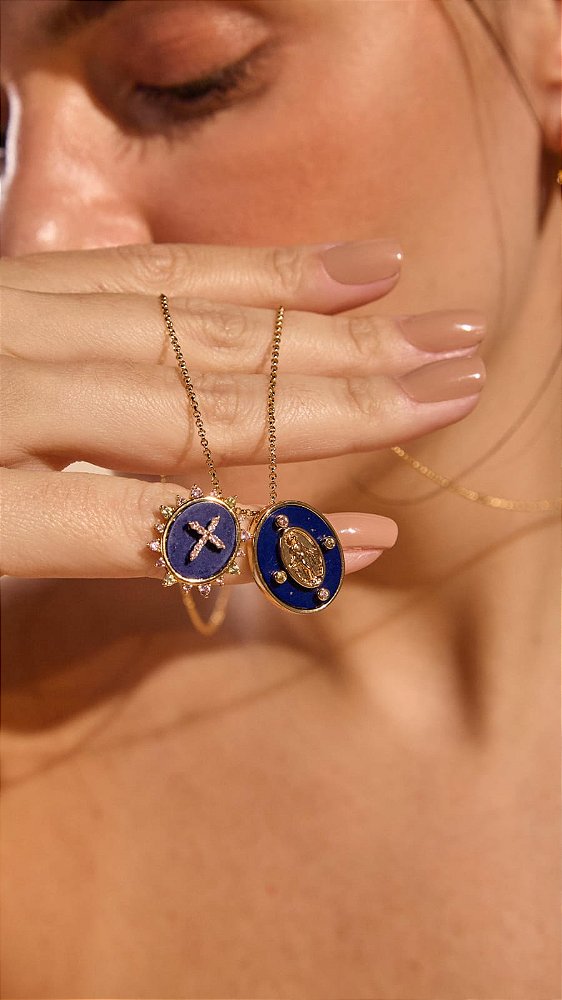 COLAR ESCAPULARIO LAZULI CHARM DOURADO/COLORIDO