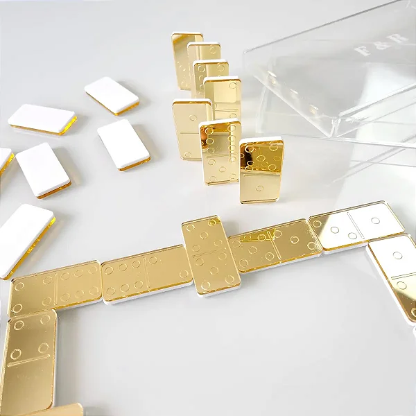 Jogo de Dominó em Acrílico Dourado Personalizado – Presente Corporativo Premium