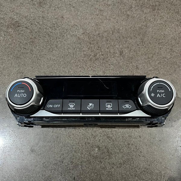 COMANDO AR CONDICIONADO NISSAN KICKS 2020 CODIGO NISSAN 275005RA5A ( DETALHE NO VISOR )