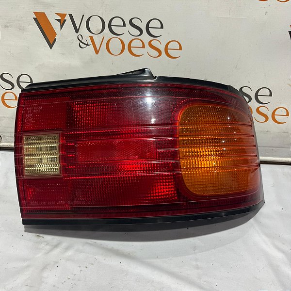 LANTERNA TRASEIRA DIREITA MAZDA PROTEGE 323 1990 ORIGINAL CODIGO MAZDA 22061600