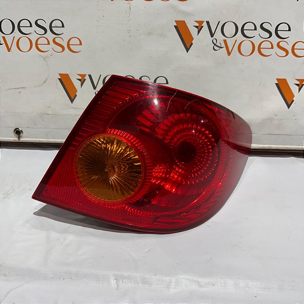 LANTERNA TRASEIRA DIREITA TOYOTA COROLLA 2005 ( POSSUI DETALHES )